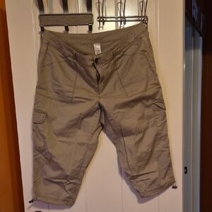 Time and Tru Women's Khaki Cargo Shorts